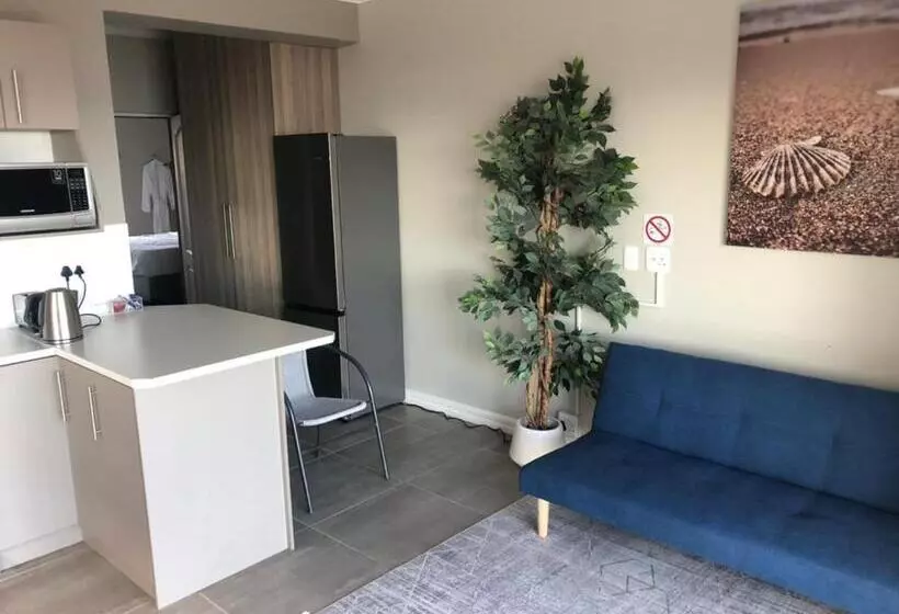 پانسیون White Sands Self Catering Units