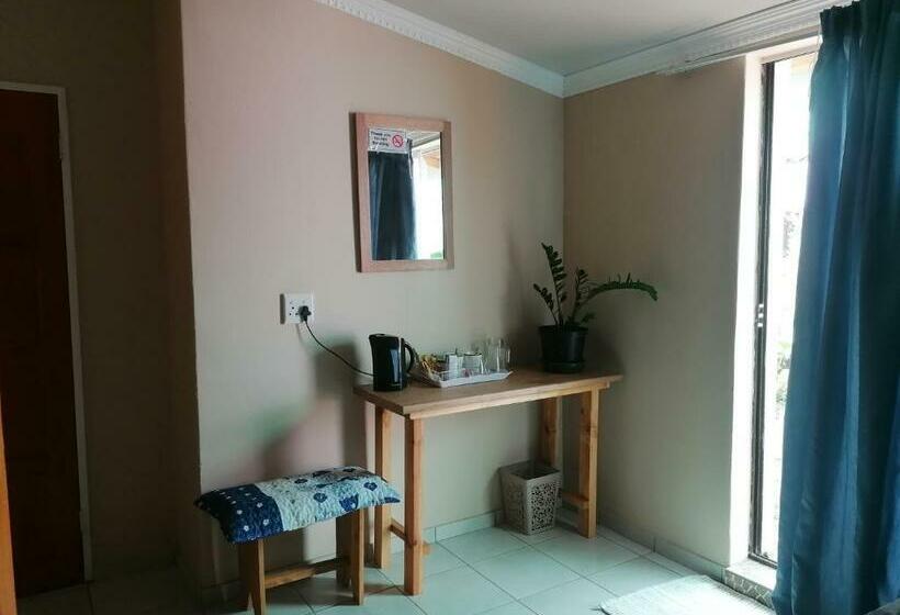 Pension (Hôtel basse catégorie) Why Not Guesthouse