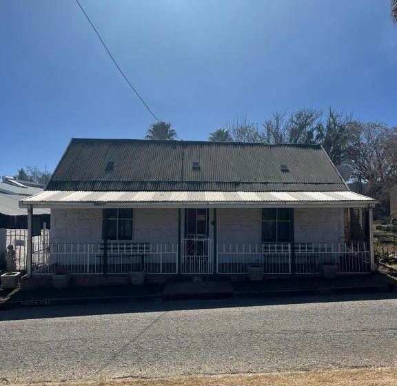 Pension (Hôtel basse catégorie) Why Not Guesthouse