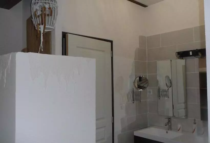 Aamiaismajoitus (B&B) L Anagramme, Chambres, Table D Hôtes Et Gîte Pour Adultes, Naturistes Ou Non !