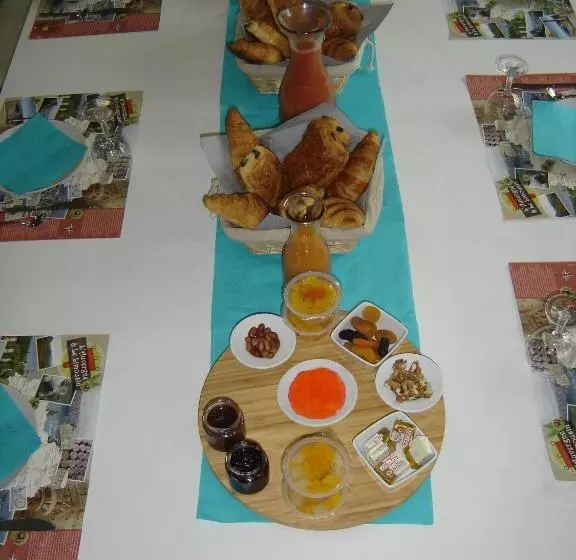 Aamiaismajoitus (B&B) L Anagramme, Chambres, Table D Hôtes Et Gîte Pour Adultes, Naturistes Ou Non !