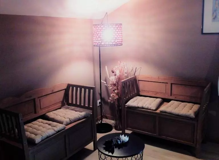 Aamiaismajoitus (B&B) L Anagramme, Chambres, Table D Hôtes Et Gîte Pour Adultes, Naturistes Ou Non !