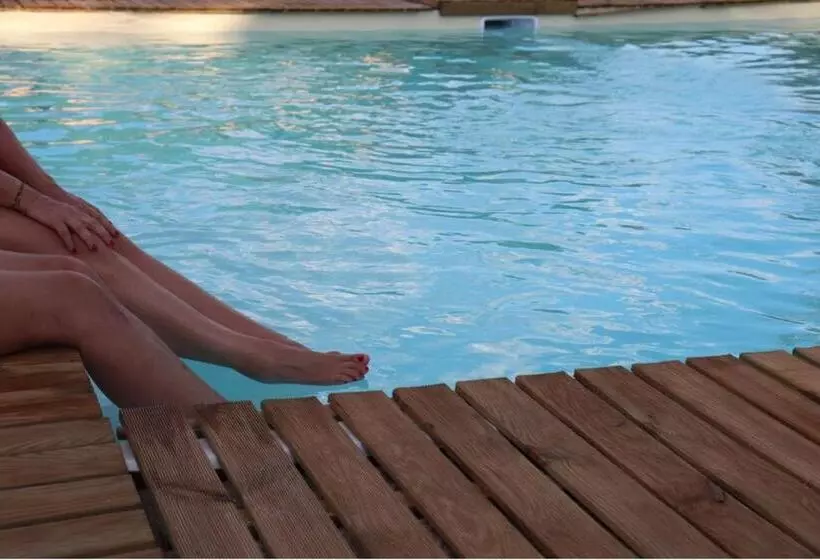 Aamiaismajoitus (B&B) L Anagramme, Chambres, Table D Hôtes Et Gîte Pour Adultes, Naturistes Ou Non !