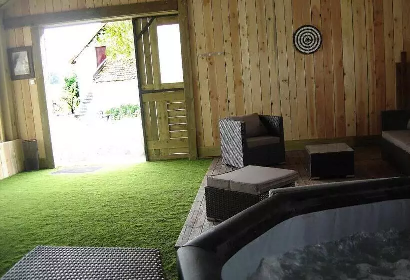 Aamiaismajoitus (B&B) L Anagramme, Chambres, Table D Hôtes Et Gîte Pour Adultes, Naturistes Ou Non !