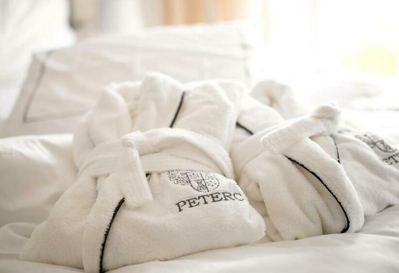 تختخواب و صبحانه Peterc Vineyard Estate