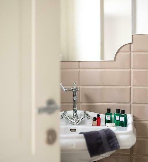 تختخواب و صبحانه Peterc Vineyard Estate