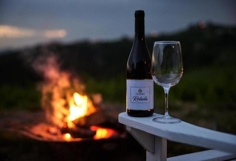 تختخواب و صبحانه Peterc Vineyard Estate