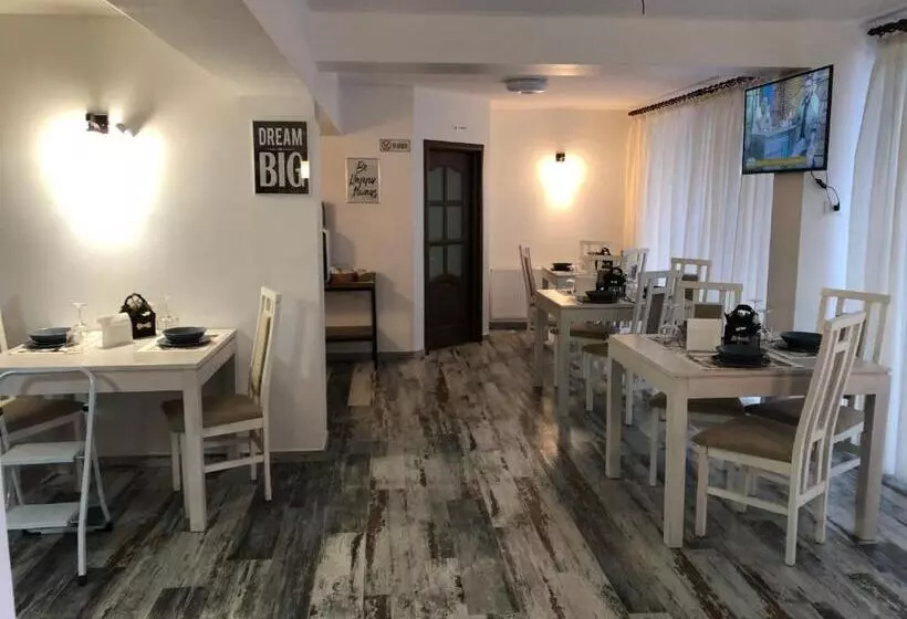 تختخواب و صبحانه Vila Loft Cube