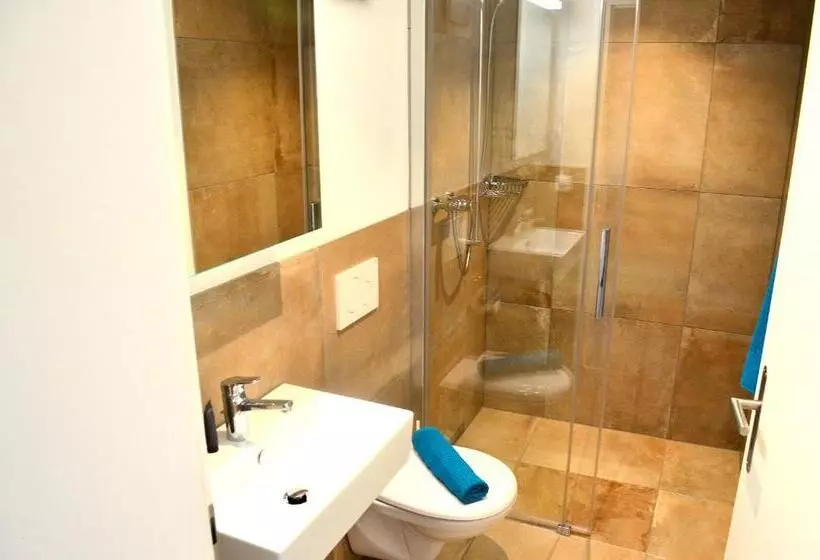 ホテル Guesthouse Meitschi Thun   Contactless Self Check In