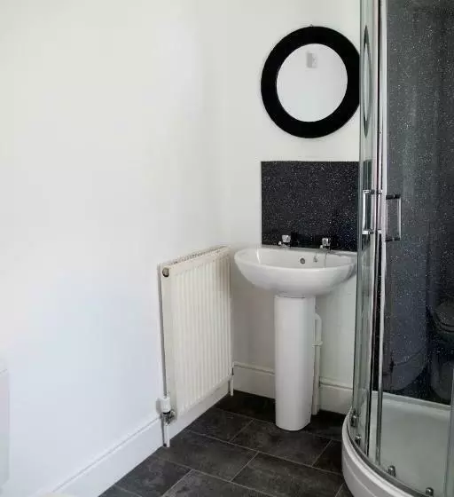 Majatalo Bursar Street 19