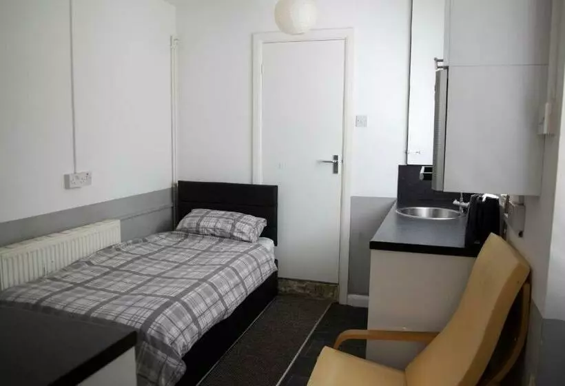 Majatalo Bursar Street 19