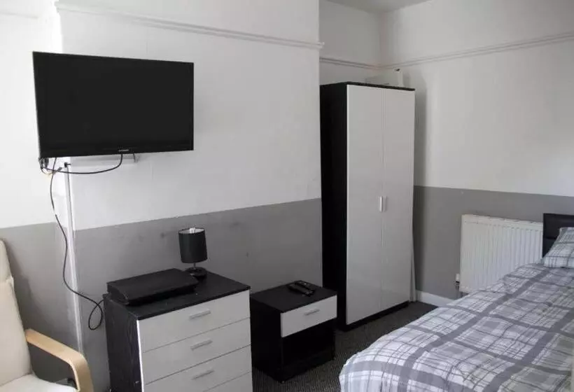 Majatalo Bursar Street 19