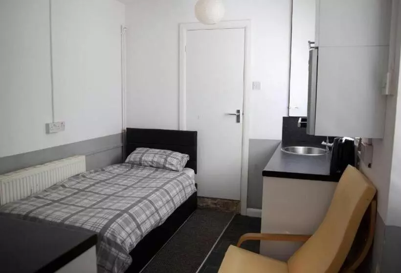 Majatalo Bursar Street 19