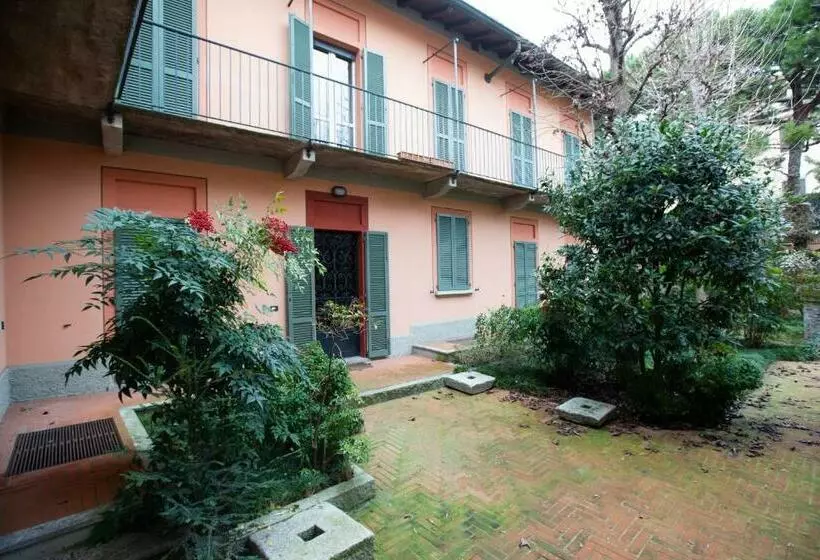 پانسیون Villa Grande Con Stanze, Bagni E Giardino