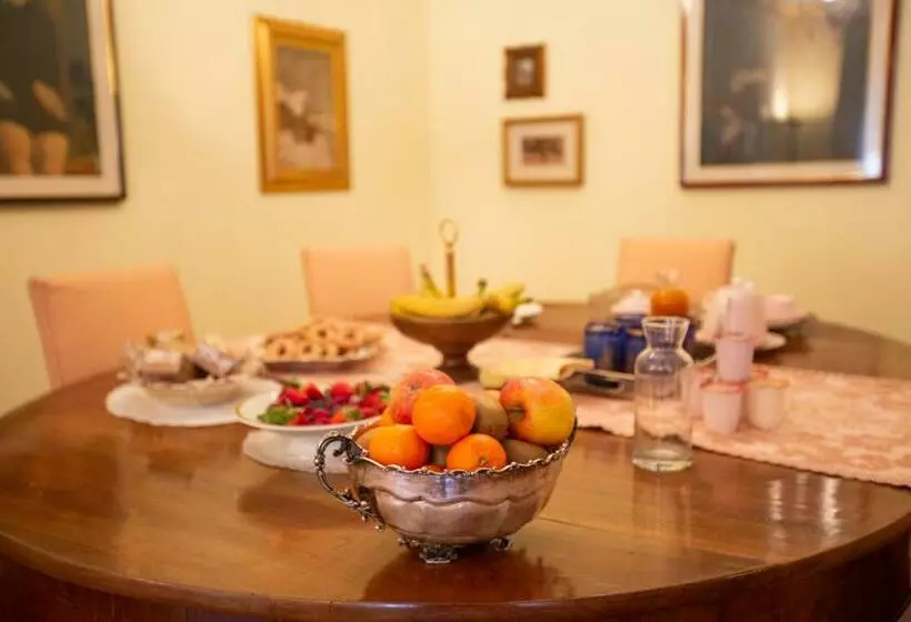 پانسیون Villa Grande Con Stanze, Bagni E Giardino