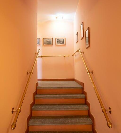 פנסיון Villa Grande Con Stanze, Bagni E Giardino