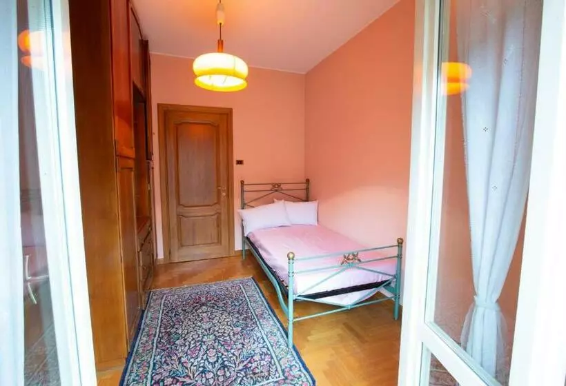 پانسیون Villa Grande Con Stanze, Bagni E Giardino