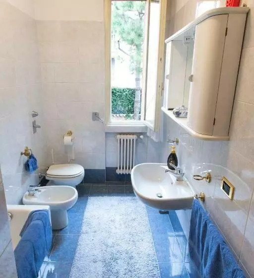 پانسیون Villa Grande Con Stanze, Bagni E Giardino