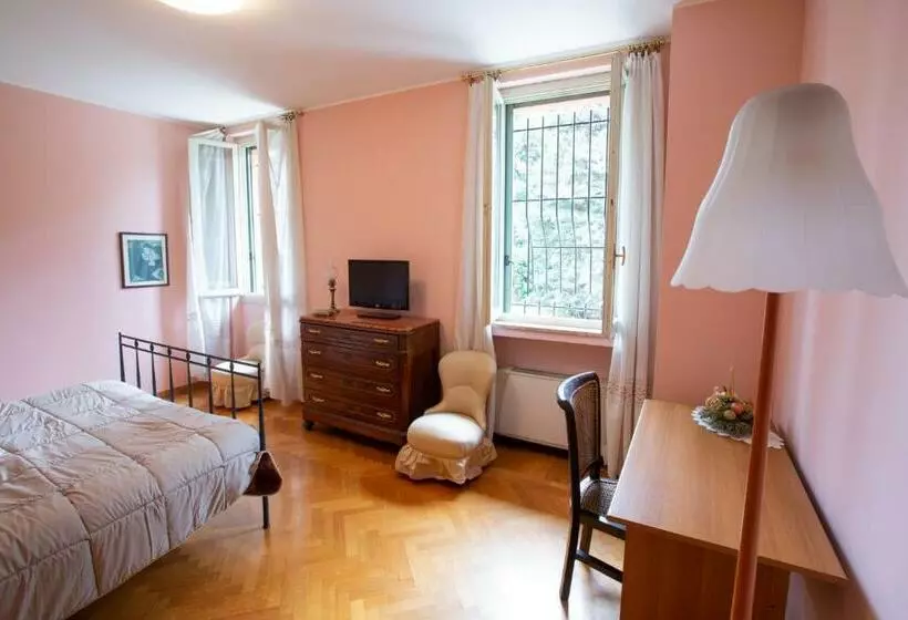 پانسیون Villa Grande Con Stanze, Bagni E Giardino