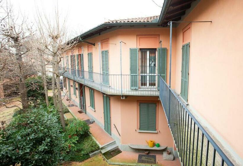 פנסיון Villa Grande Con Stanze, Bagni E Giardino