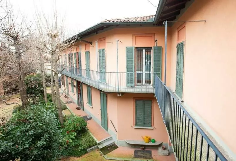 پانسیون Villa Grande Con Stanze, Bagni E Giardino