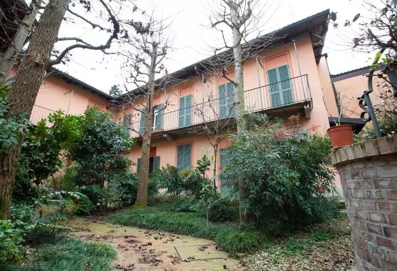 پانسیون Villa Grande Con Stanze, Bagni E Giardino