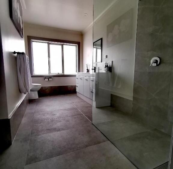 민박 Refresh109 On Cameron