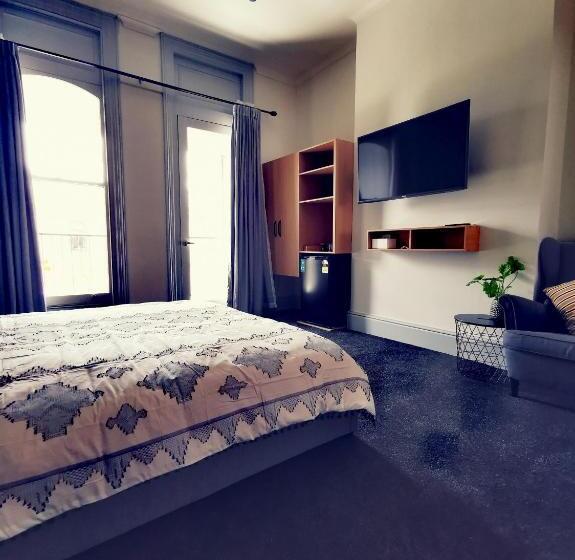 민박 Refresh109 On Cameron