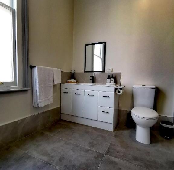 민박 Refresh109 On Cameron