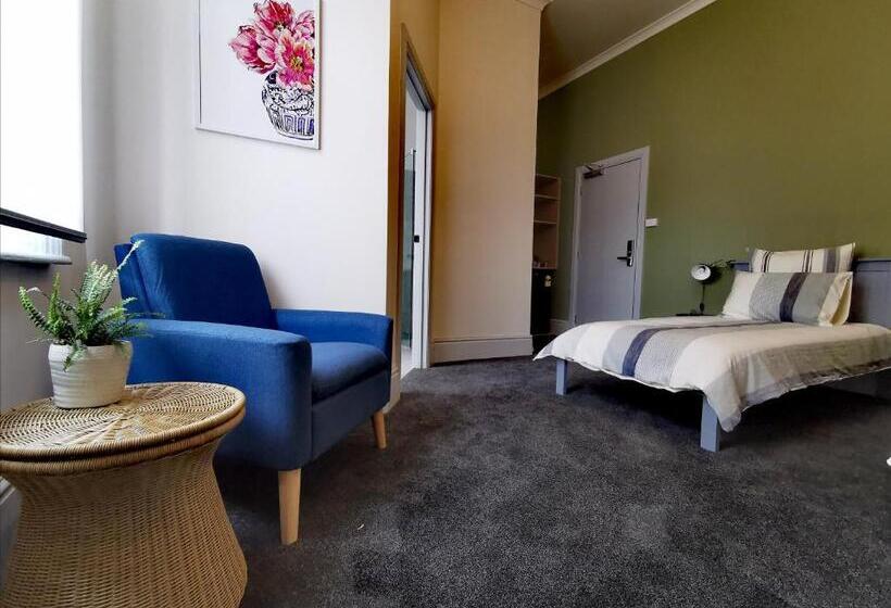 민박 Refresh109 On Cameron