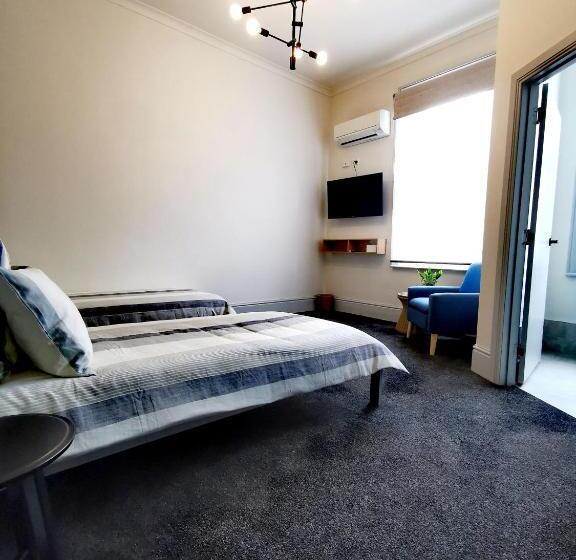 민박 Refresh109 On Cameron