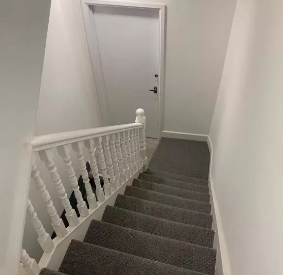 ペンション Frances St House