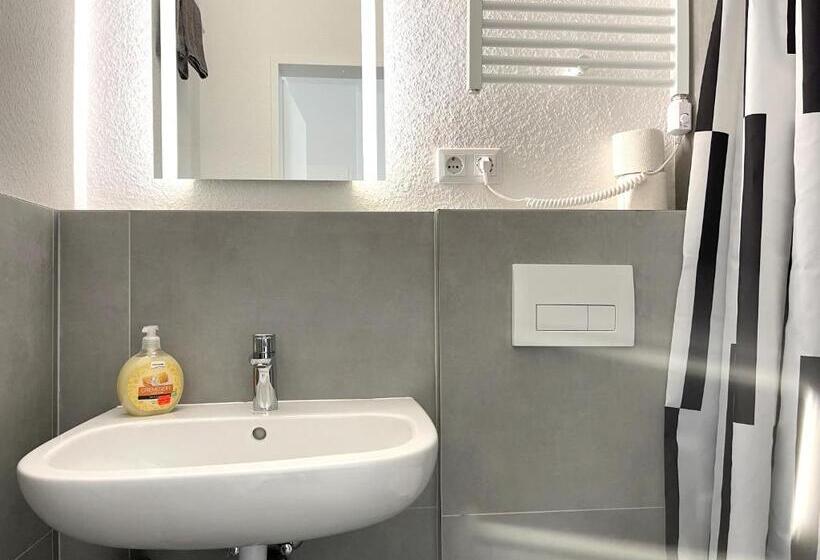 Zentrale Zweibettzimmer Für Monteure I Home2share