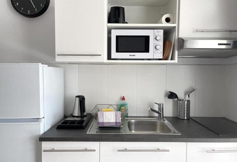 Zentrale Zweibettzimmer Für Monteure I Home2share