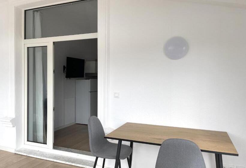 Zentrale Zweibettzimmer Für Monteure I Home2share