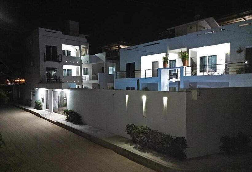 هتل La Aurora Puerto Escondido