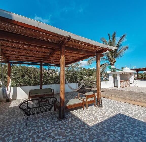 هتل La Aurora Puerto Escondido