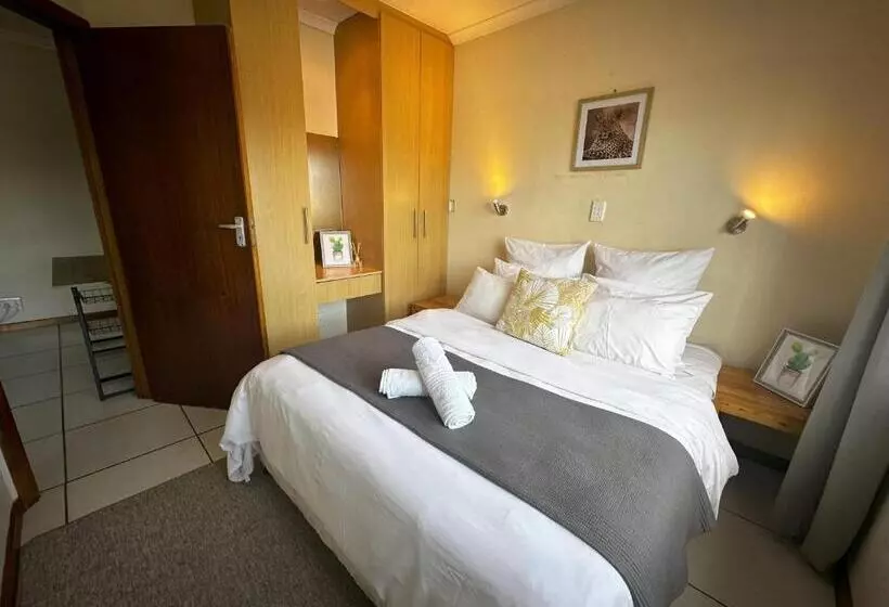 پانسیون The Hide On Devereux