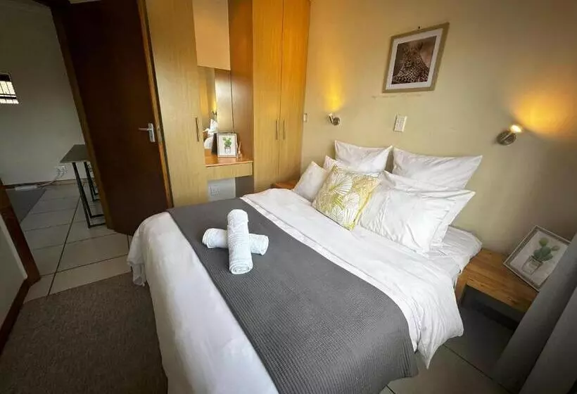 پانسیون The Hide On Devereux