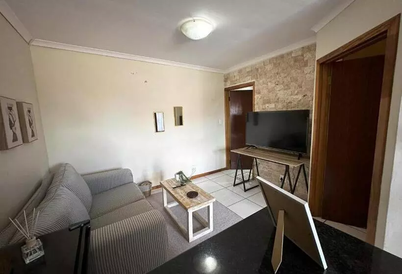 پانسیون The Hide On Devereux