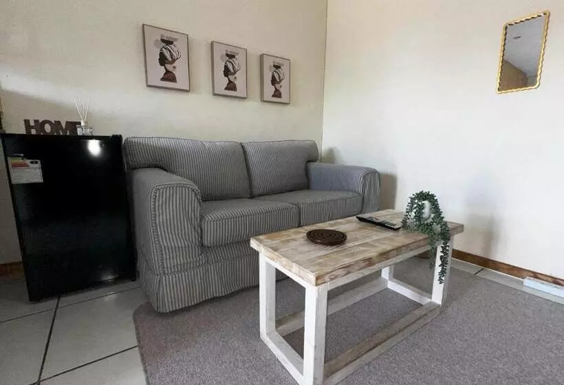 پانسیون The Hide On Devereux