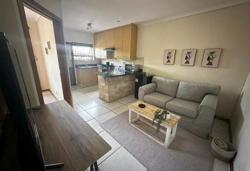 پانسیون The Hide On Devereux