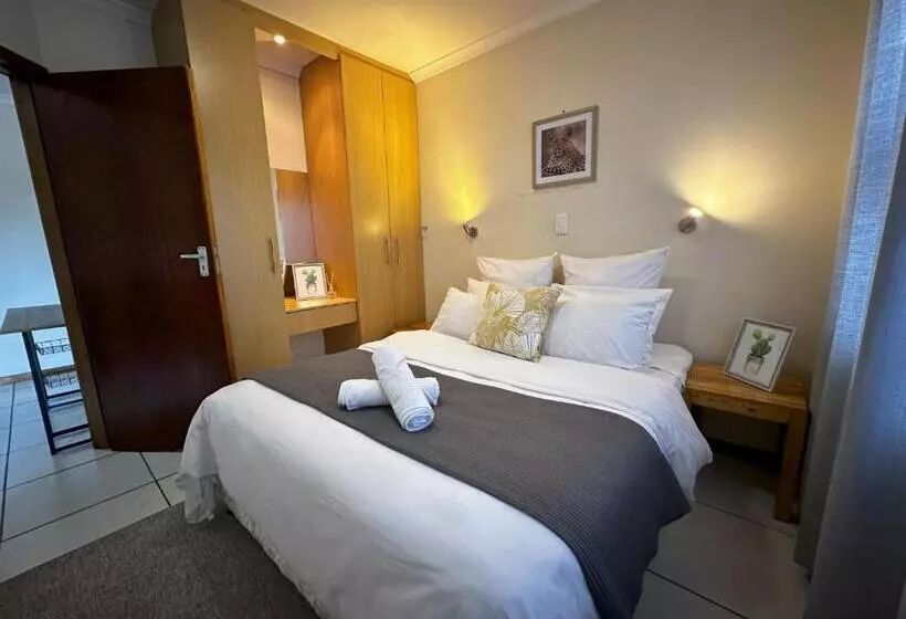 پانسیون The Hide On Devereux