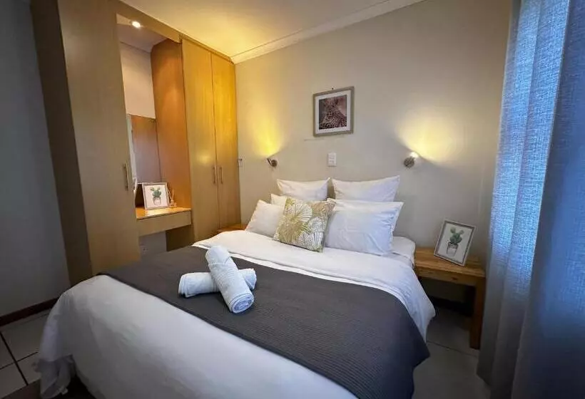 پانسیون The Hide On Devereux