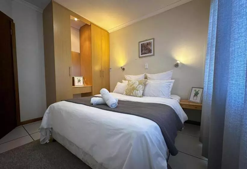 پانسیون The Hide On Devereux