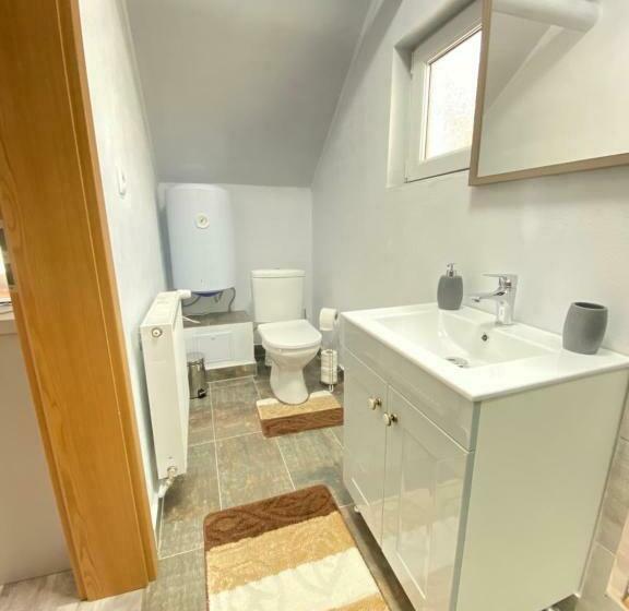 Red Family Apartments