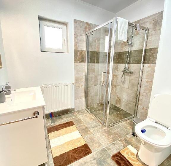 Red Family Apartments