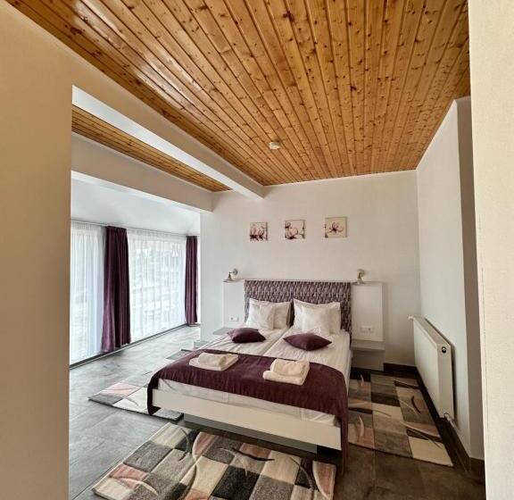 Red Family Apartments