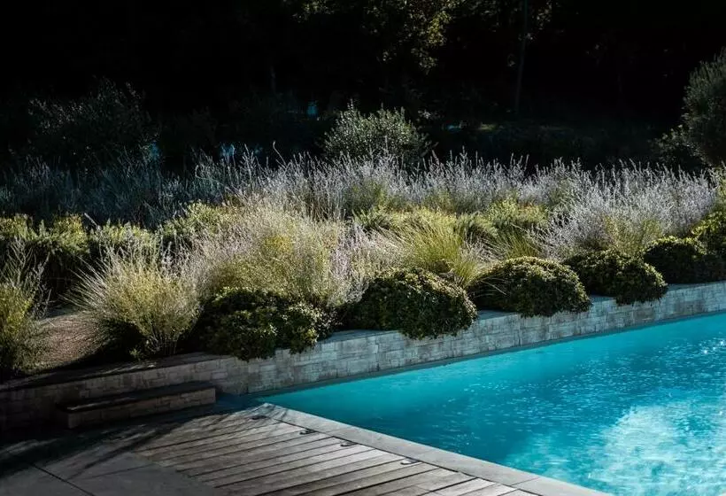 تختخواب و صبحانه Maison M Aix