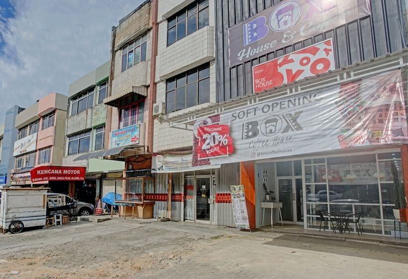 호텔 Oyo 90399 Box House